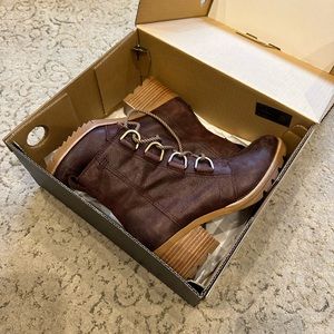 Cate Lace Redwood / Brown Sorel Ankle Boot - size 7